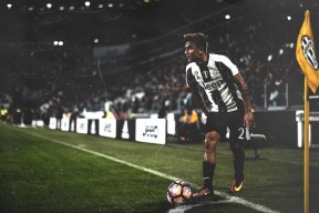 开云体育官网-开拓者连续得分压制快船，浓眉持续制造杀伤，现代篮球的矛与盾之争