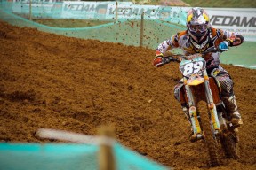 开云体育2026-2026世界杯E组强强对话，英格兰狂胜芬兰，久保建英独木难支，防守反击成制胜之道