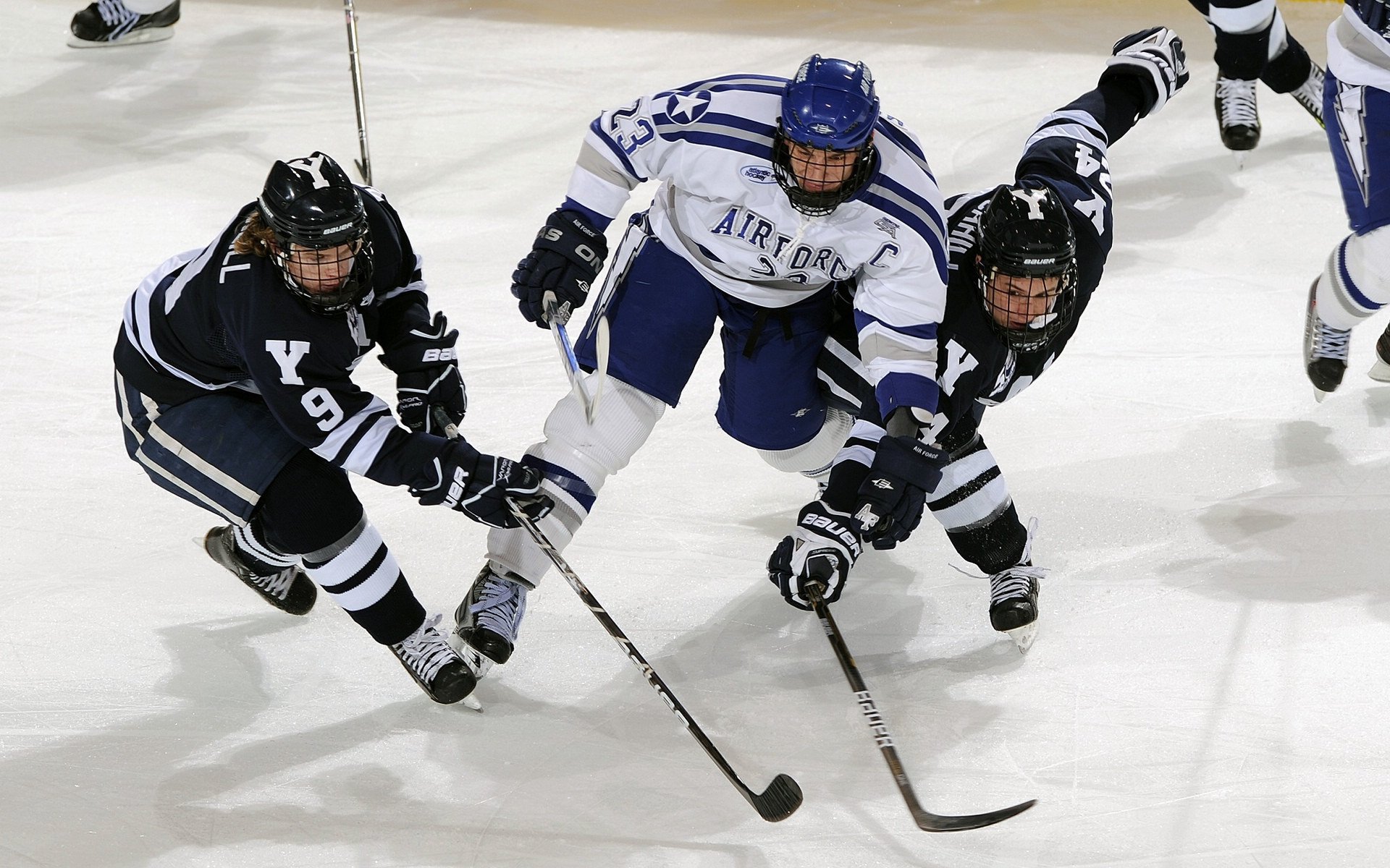 巴尔韦德爆发!奥地利掀翻比利亚雷亚尔,黄潜欧战神话终结