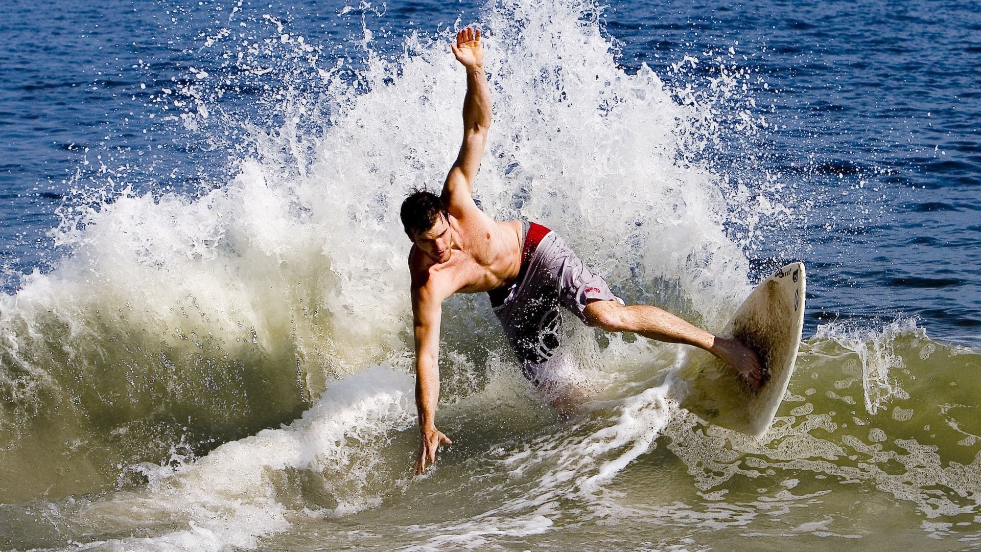 欧冠半决赛之夜，贝林厄姆用防守，为天才正名