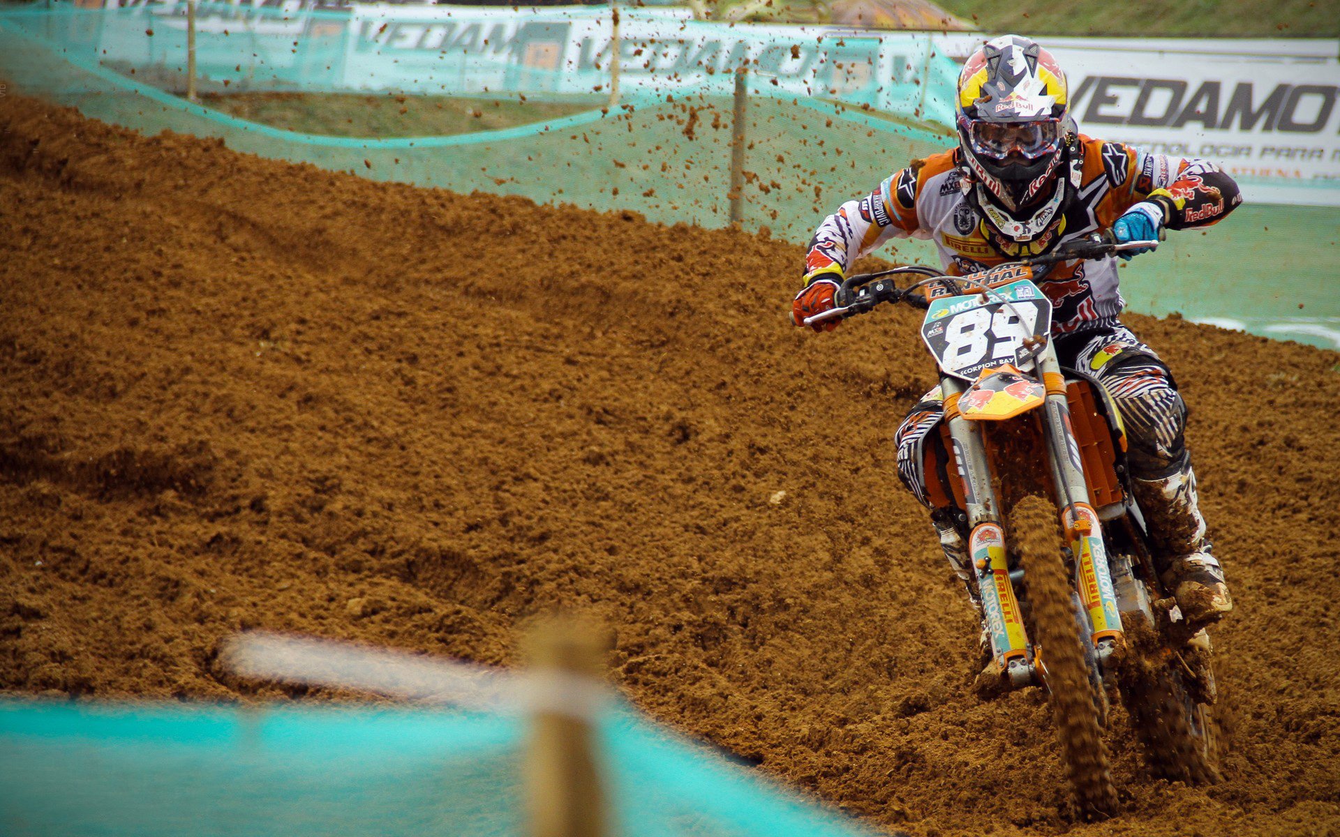 奥斯梅恩的怒吼，当非洲雄狮在巴黎的废墟上宣告王权