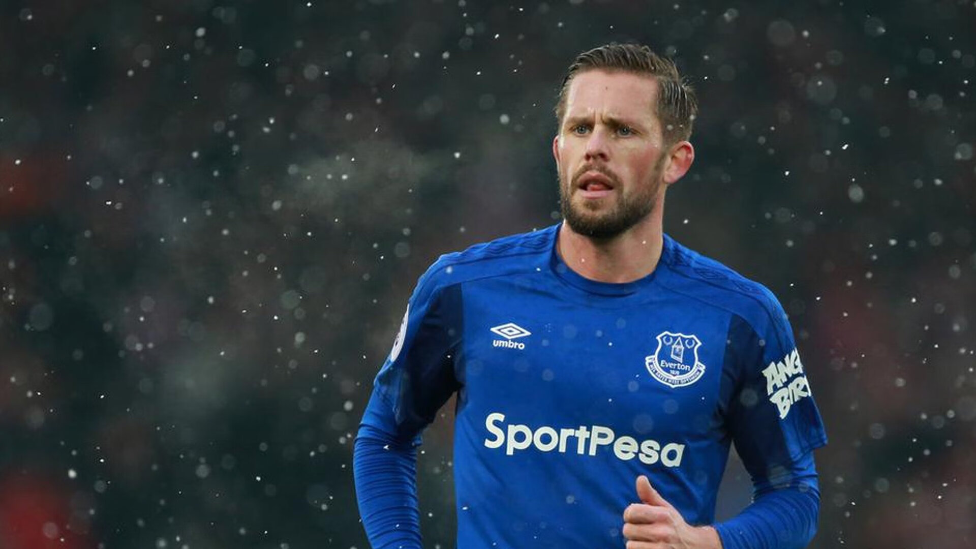 意甲焦点战之夜，恩比德关键回合不手软，当足球与篮球的关键先生隔空对话